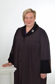 Individuāli praktizējoša zvērināta advokāte VINETA ĶINE