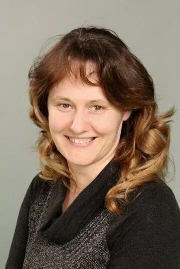 Mg. iur., Mg. philol Ilze Jeļinska, zvērināta advokāte
